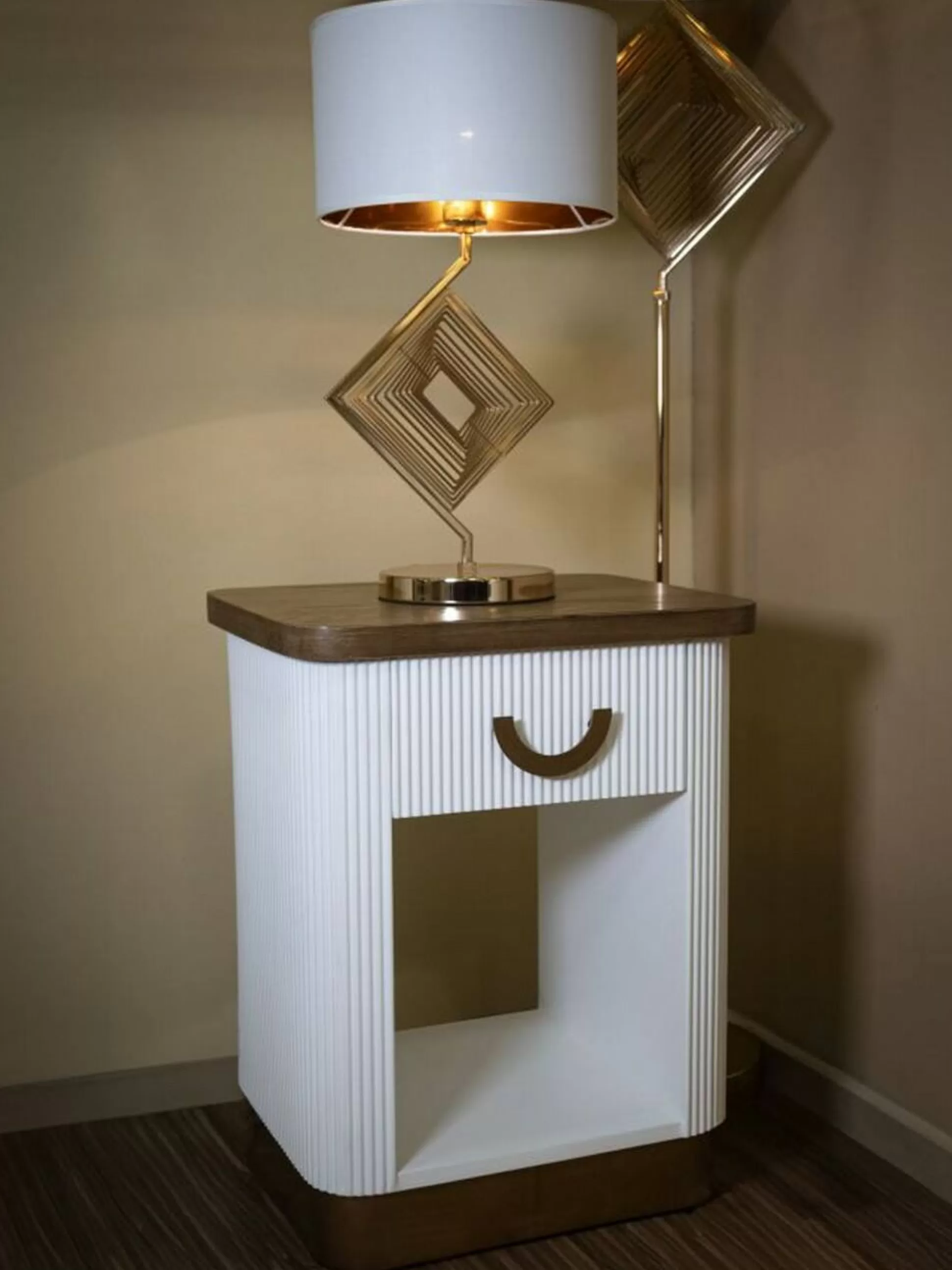 Dmora Comodini<Comodino Fagends, 48x40 h62 cm, Bianco e Marrone