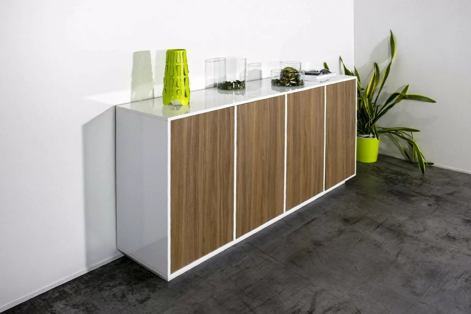 Dmora Credenze<Credenza Dnande, cm 180x41h86, Bianco lucido e Noce