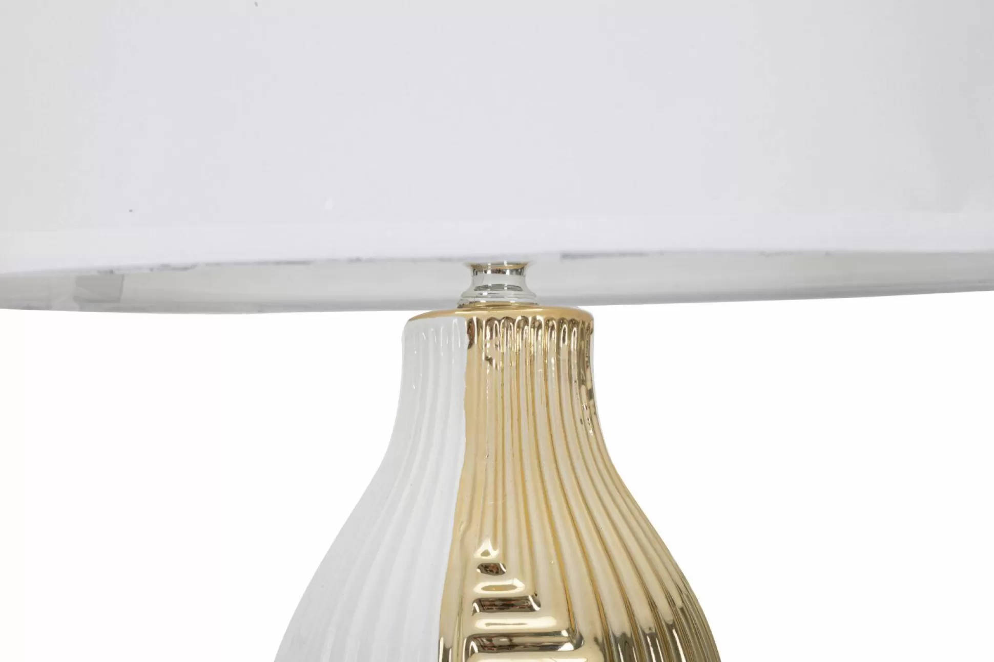Dmora Lampade Da Tavolo<Lampada da tavolo Mondriam, Bianco e Oro, 33x33 h54 cm