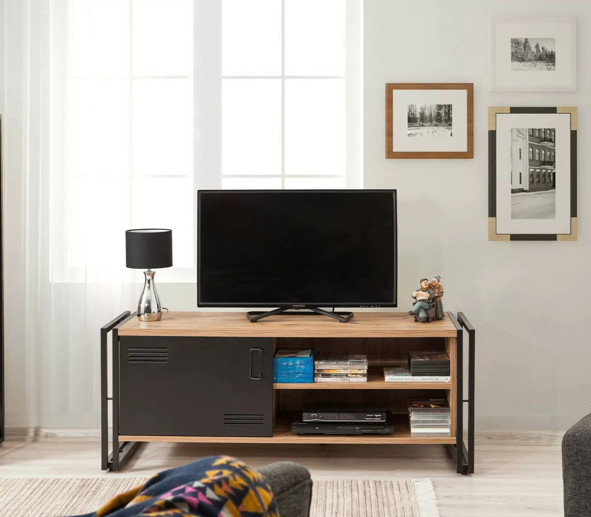 Dmora Mobili Porta Tv<Mobile porta TV Cyprien, Quercia e Nero, 130x45h50 cm