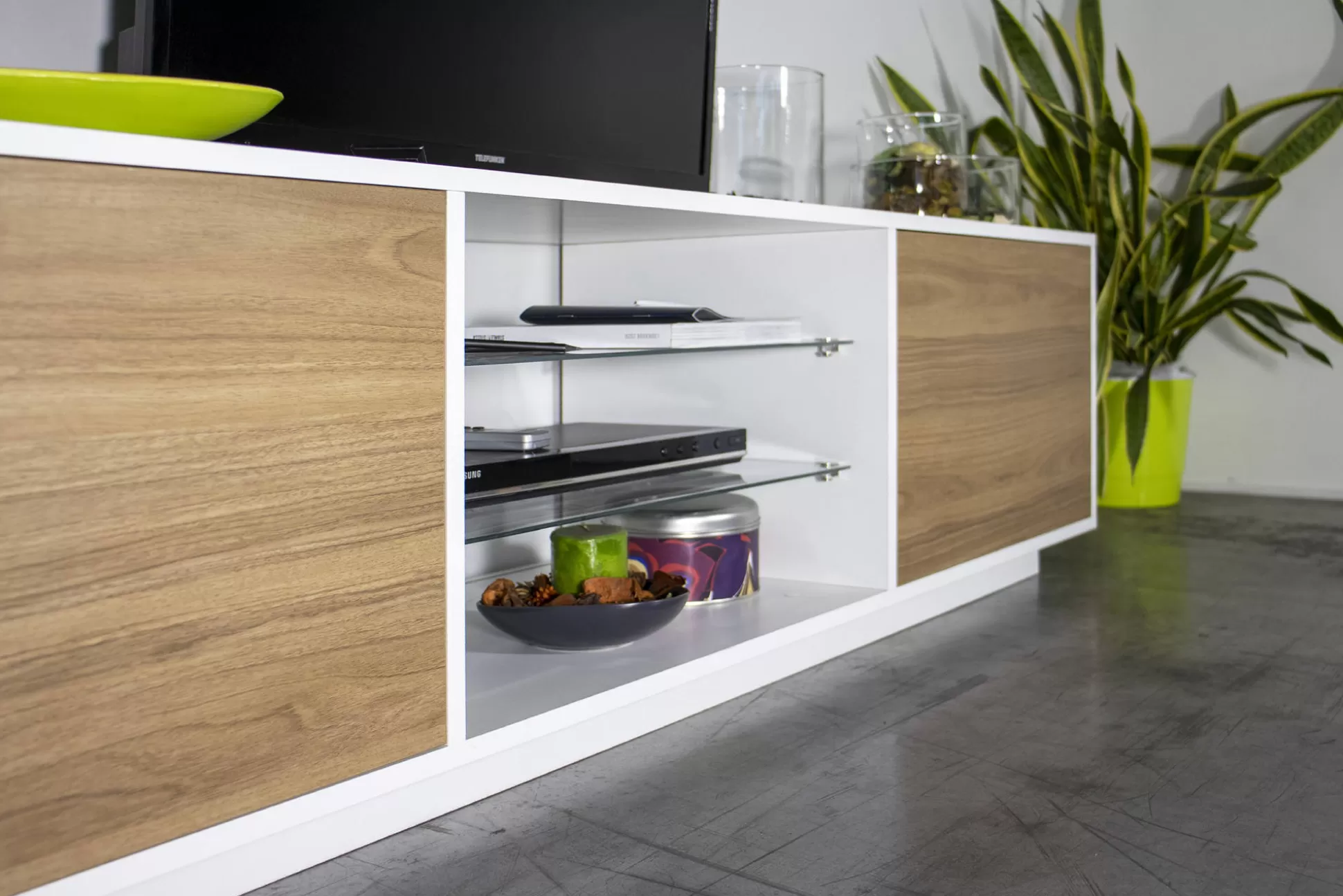 Dmora Mobili Porta Tv<Mobile porta TV Dlongon, cm 180x41h46, Bianco lucido e Noce