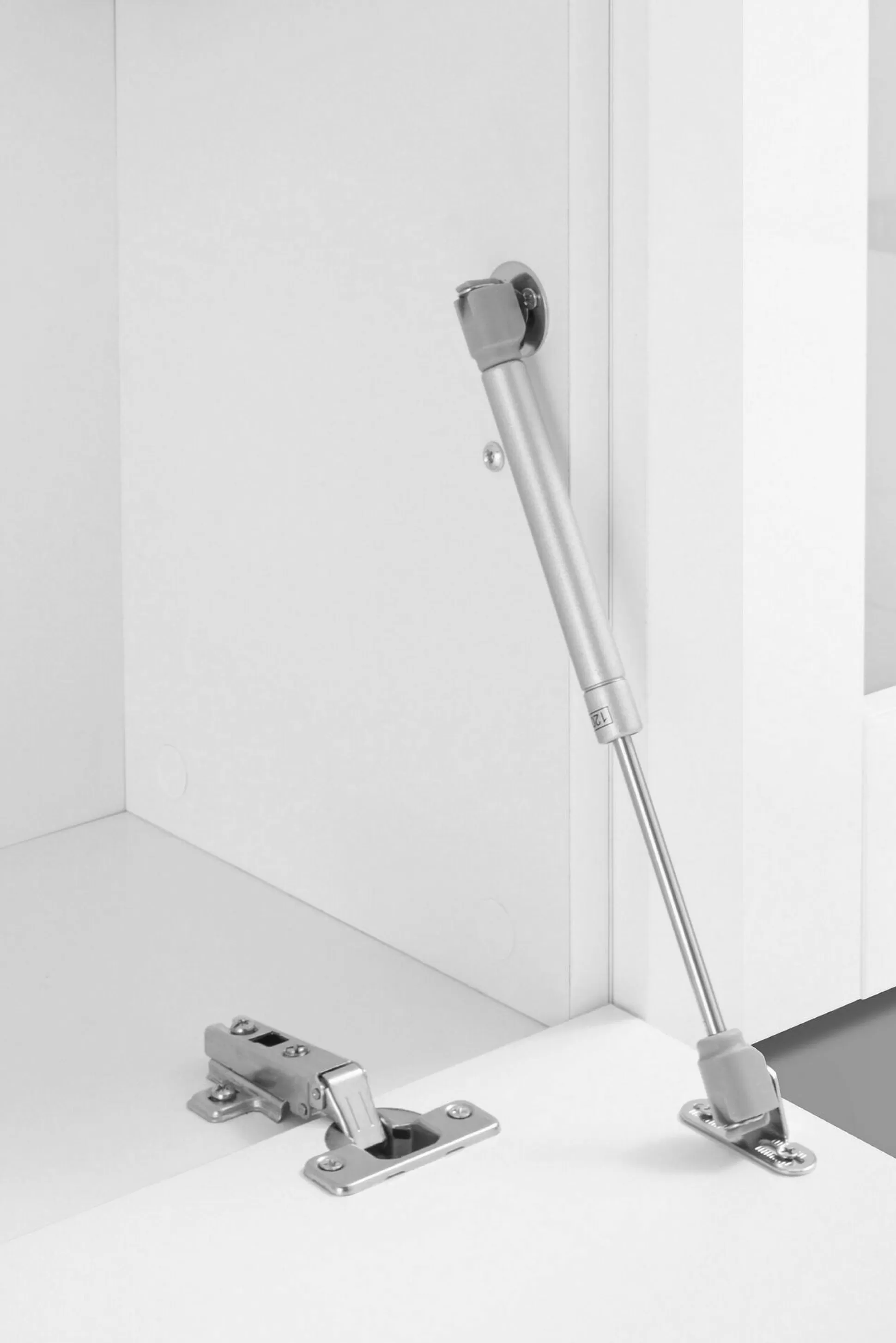 Dmora Pareti Attrezzate<Parete attrezzata Amel, , con luce LED blu e due vetrine